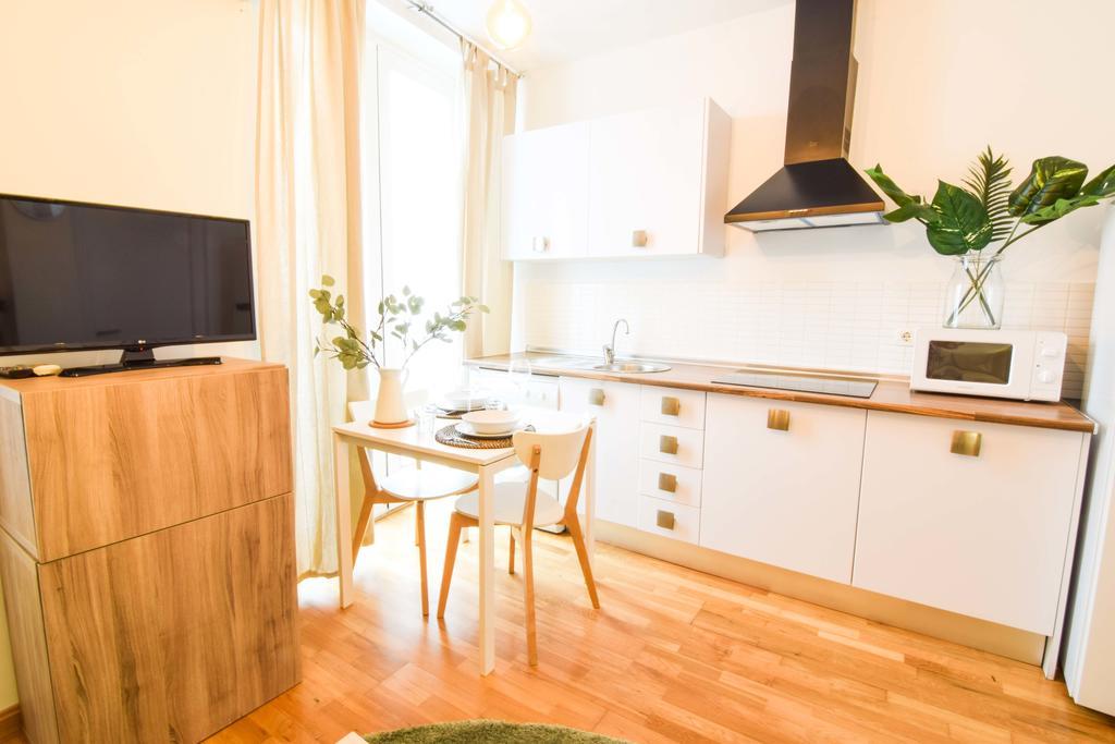 Letmalaga Carreteria Apartment Exterior photo